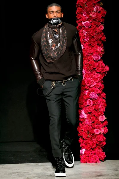 Look 15